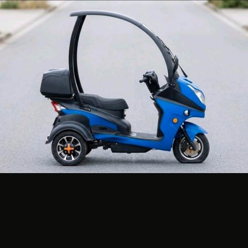 Elektro Roller mit Dach